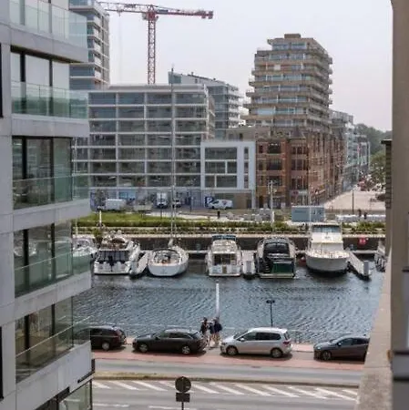 Hugo By The Harbor, Light-filled And Centrally Located - Free Parking Διαμέρισμα *