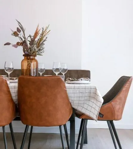 Apartment Hugo By The Harbor, Light-filled And Centrally Located - Free Parking *