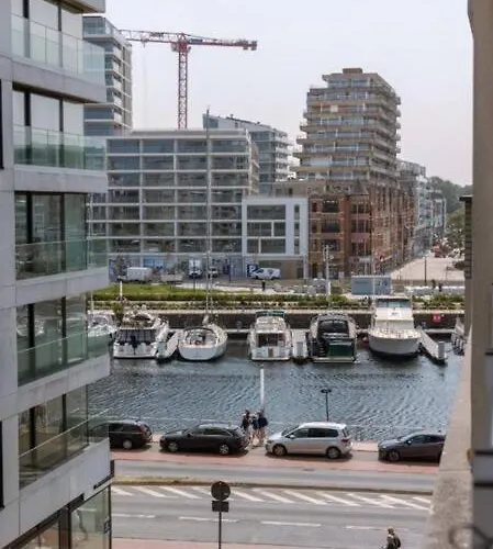 Hugo By The Harbor, Light-filled And Centrally Located - Free Parking アパート *